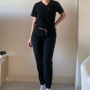Mims Scrubs Set in Black 🖤